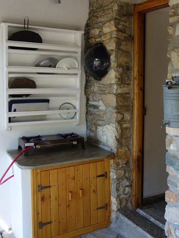 פוטיסטיקה Traditional Stonehouse מראה חיצוני תמונה